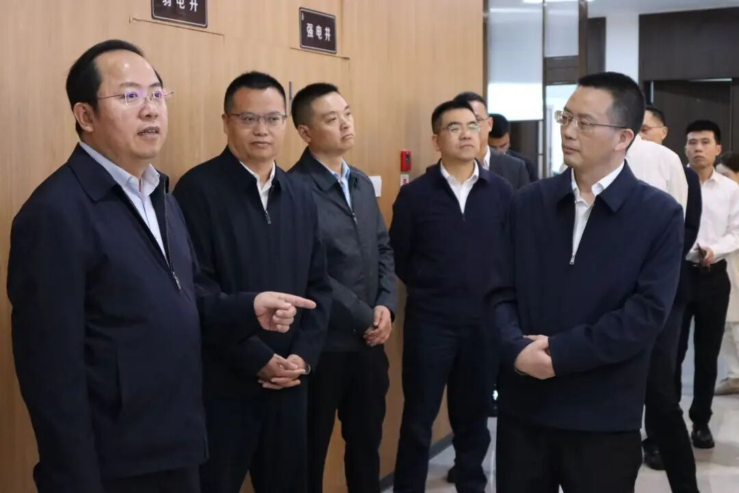 市委常委、常务副市长李江波带队调研集团国企改革工作并开展树立和践行正确政绩观谈心谈话